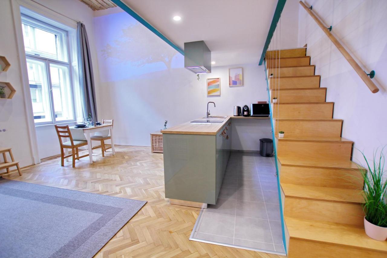 Awesome Budapest Downtown Studio W Balcony & Free Private Parking Exterior foto